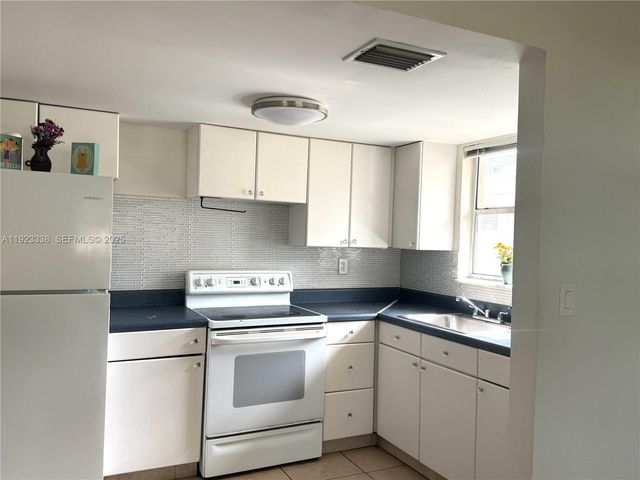 1209 N 17th Ave 1209, Hollywood, FL 33020