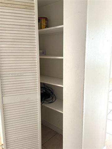 1209 N 17th Ave 1209, Hollywood, FL 33020