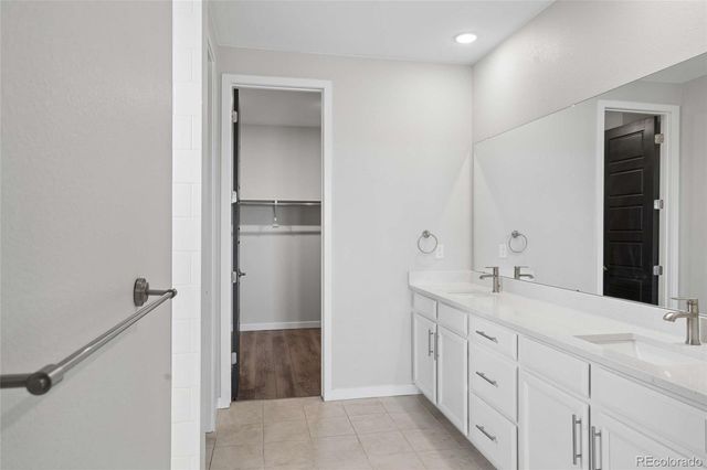 3859 N Buchanan Way, Aurora, CO 80019