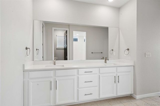 3859 N Buchanan Way, Aurora, CO 80019