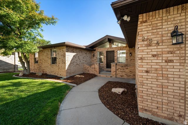 254 E 1825 N, Centerville, UT 84014