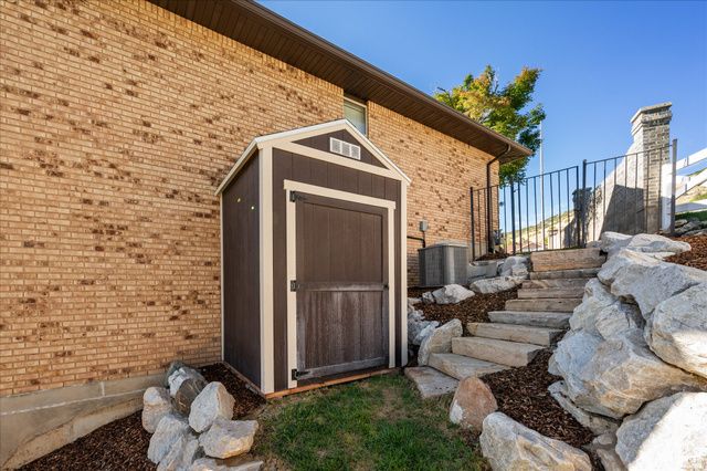 254 E 1825 N, Centerville, UT 84014
