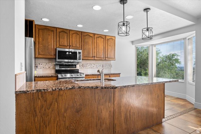 254 E 1825 N, Centerville, UT 84014