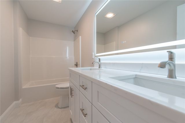 20 Eva Lane, Cranston, RI 02921