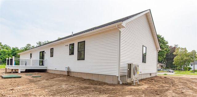 20 Eva Lane, Cranston, RI 02921