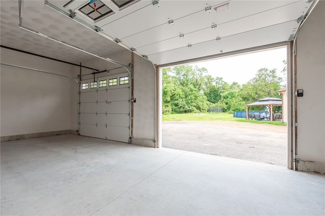 20 Eva Lane, Cranston, RI 02921