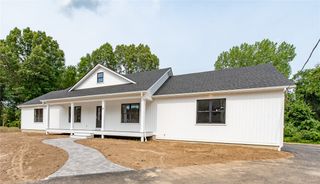 20 Eva Lane, Cranston, RI 02921
