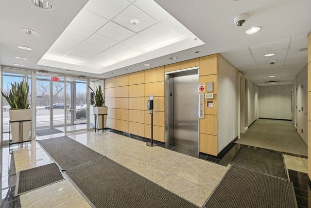 7101 N Cicero Avenue 100, Lincolnwood, IL 60712