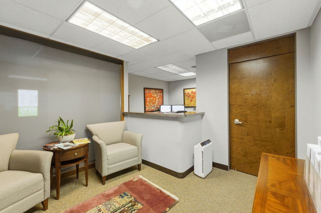 7101 N Cicero Avenue 100, Lincolnwood, IL 60712