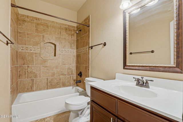5544 DENNIS CAVIN Lane, El Paso, TX 79934