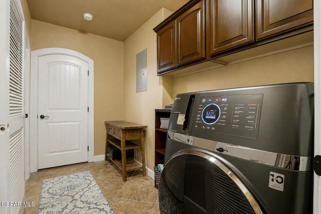 5544 DENNIS CAVIN Lane, El Paso, TX 79934