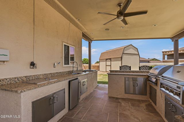 5544 DENNIS CAVIN Lane, El Paso, TX 79934
