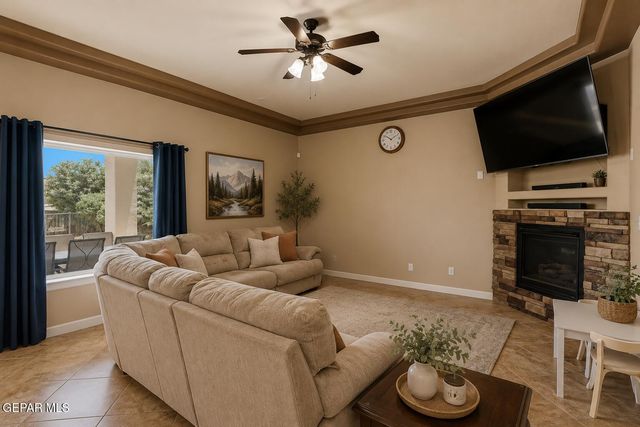 5544 DENNIS CAVIN Lane, El Paso, TX 79934