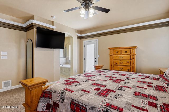 5544 DENNIS CAVIN Lane, El Paso, TX 79934
