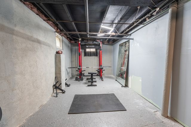 58 Appleton St, Springfield, MA 01108