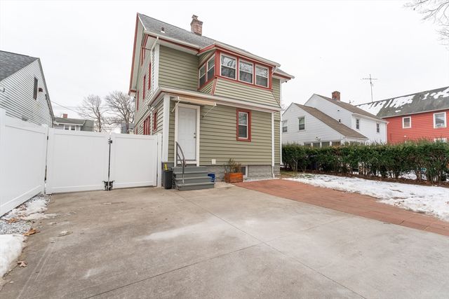 58 Appleton St, Springfield, MA 01108