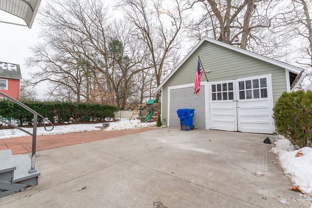 58 Appleton St, Springfield, MA 01108