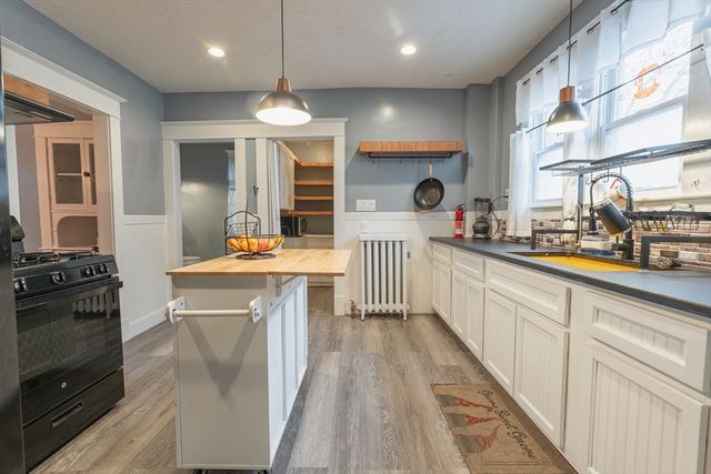 58 Appleton St, Springfield, MA 01108