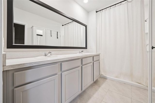 2698 ROWAN STREET, Tavares, FL 32778