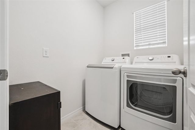 2698 ROWAN STREET, Tavares, FL 32778