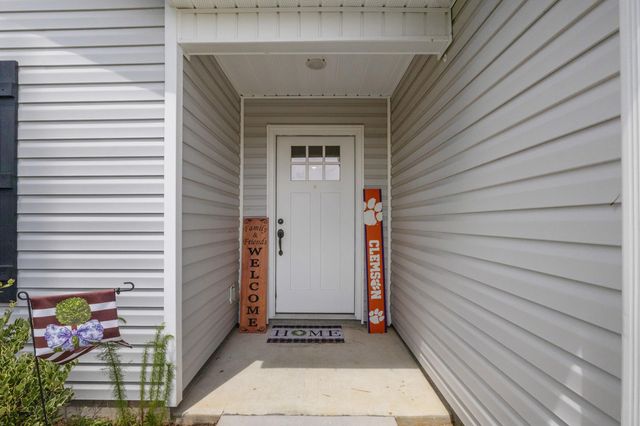 3911 Lake Dr., Loris, SC 29569