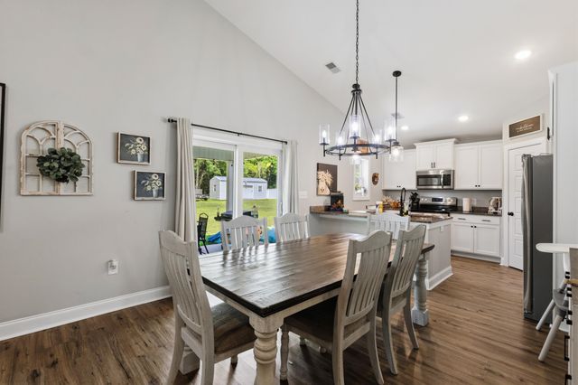 3911 Lake Dr., Loris, SC 29569