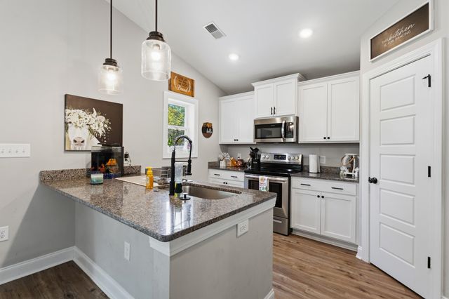 3911 Lake Dr., Loris, SC 29569