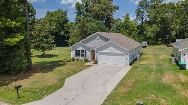 3911 Lake Dr., Loris, SC 29569