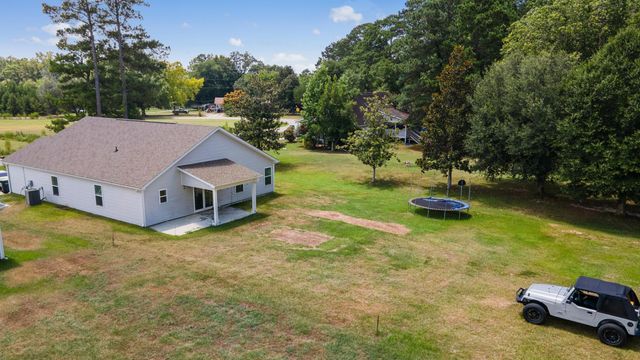 3911 Lake Dr., Loris, SC 29569