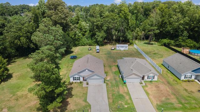 3911 Lake Dr., Loris, SC 29569