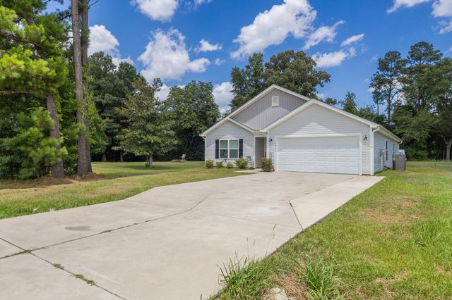 3911 Lake Dr., Loris, SC 29569