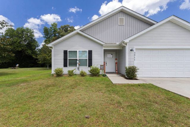 3911 Lake Dr., Loris, SC 29569