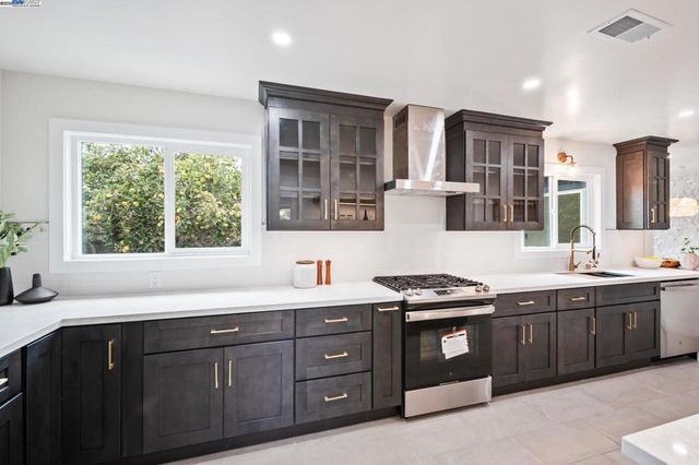 2147 Trombas Ave, San Leandro, CA 94577