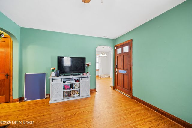 613 Creel Ave, Louisville, KY 40208