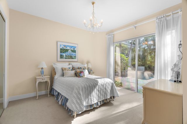 7555 Porto Vecchio Place, Delray Beach, FL 33446