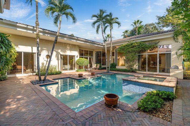 7555 Porto Vecchio Place, Delray Beach, FL 33446