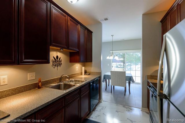 4411 Southbridge Dr Drive, Canton, MI 48188