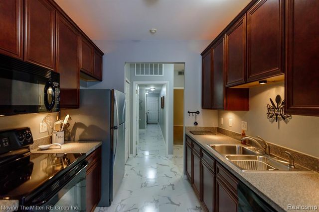 4411 Southbridge Dr Drive, Canton, MI 48188