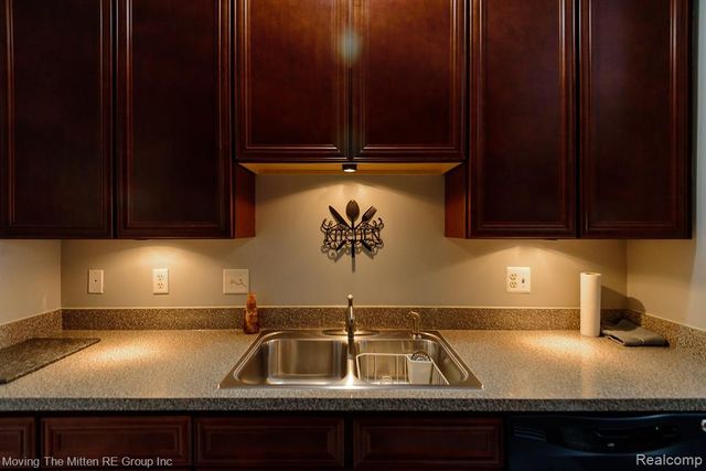 4411 Southbridge Dr Drive, Canton, MI 48188