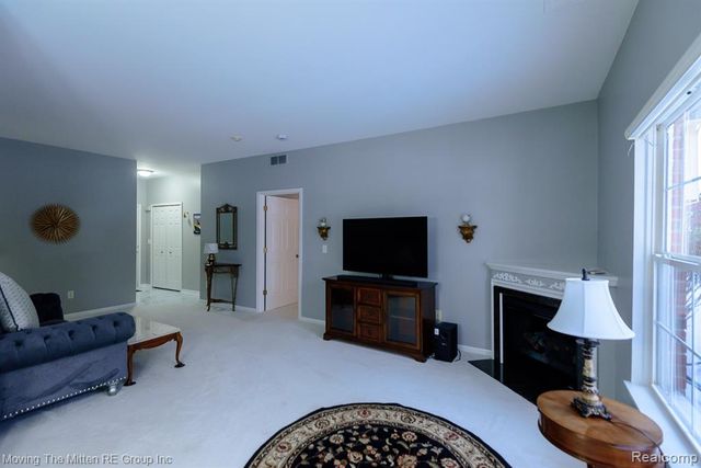 4411 Southbridge Dr Drive, Canton, MI 48188