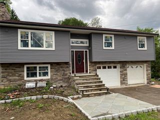 4 Glen Court, Poughkeepsie, NY 12603