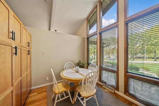 9601 Lee Boulevard, Leawood, KS 66206