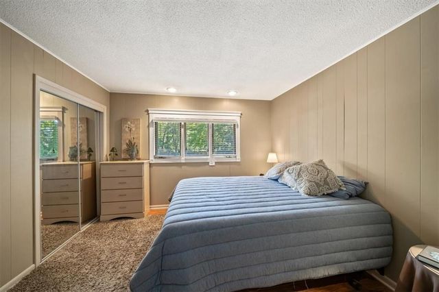 9601 Lee Boulevard, Leawood, KS 66206