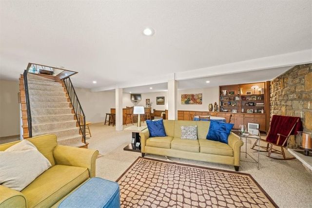 9601 Lee Boulevard, Leawood, KS 66206
