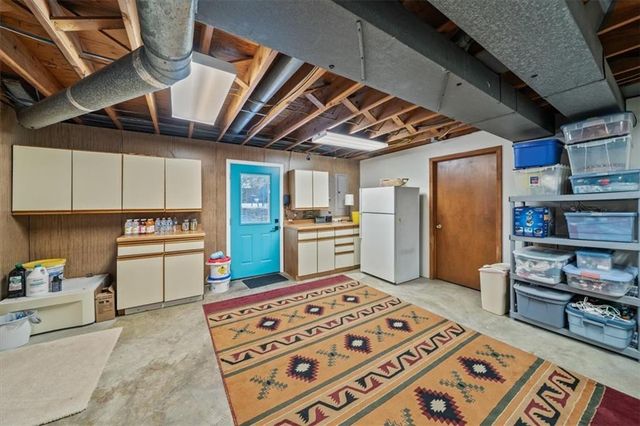 9601 Lee Boulevard, Leawood, KS 66206