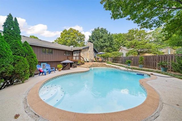 9601 Lee Boulevard, Leawood, KS 66206