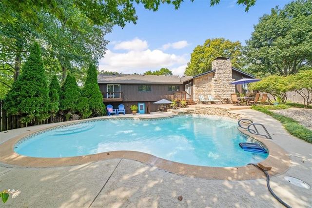 9601 Lee Boulevard, Leawood, KS 66206