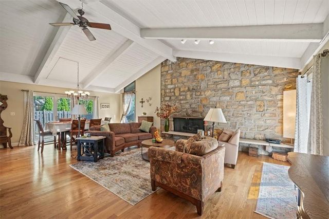 9601 Lee Boulevard, Leawood, KS 66206