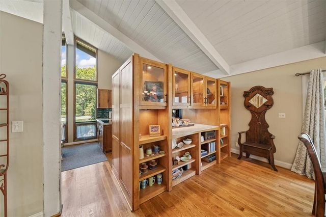 9601 Lee Boulevard, Leawood, KS 66206