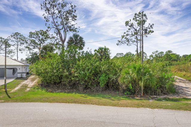 755 Longbow Lane, Lehigh Acres, FL 33972